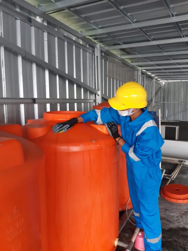 Teknisi Cuci Toren